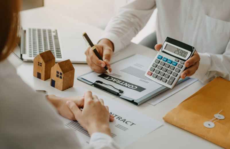 Le rôle central du salaire et des revenus pris en compte par la banque dans l'obtention d'un crédit immobilier-Huisseau